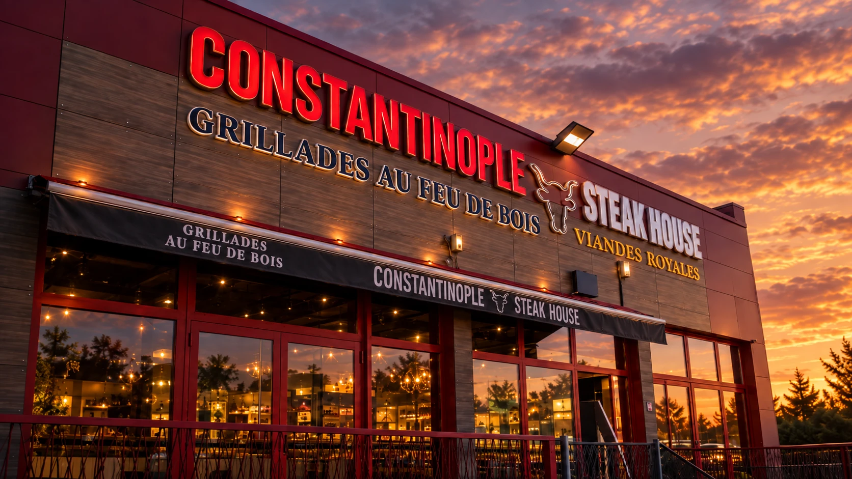 Façade du Constantinople Steak House à Beauvais au coucher du soleil